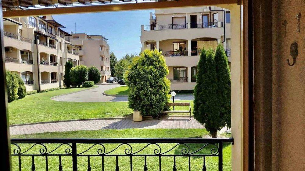 Двустаен апартамент с две паркоместа в кв. Остромила от собственик