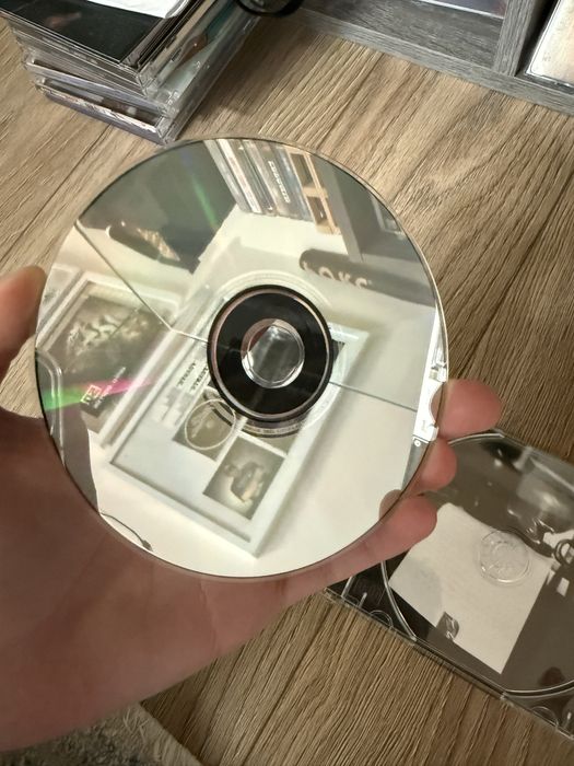 Albun cheloo sindromul tourete semnat