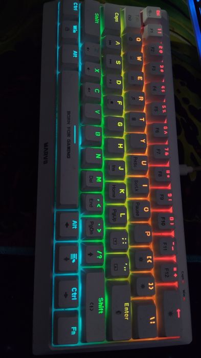 Vând tastatura marvo k962g