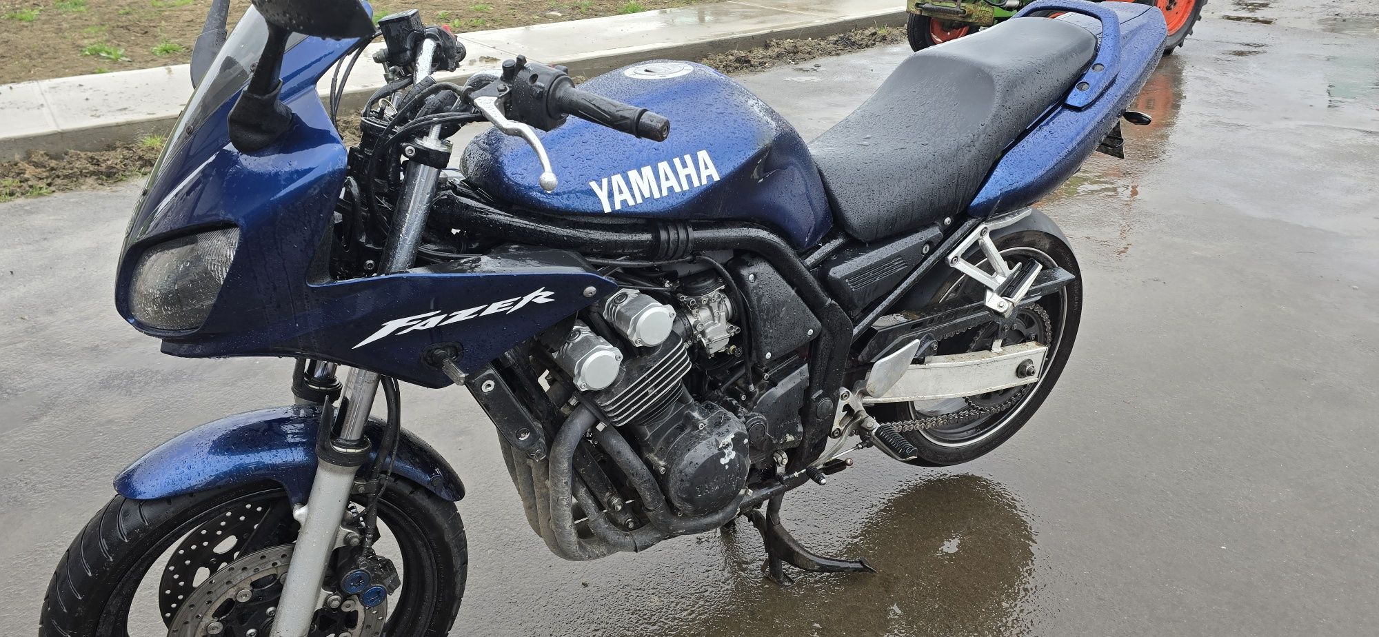 Yamaha fzr 600 2003