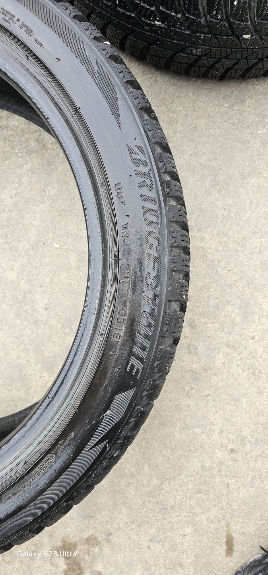 Bridgestone Blizzak 225/45R18