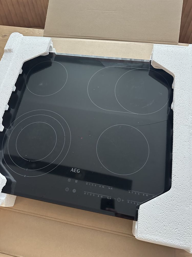 Плот за вграждане AEG HK654070FB