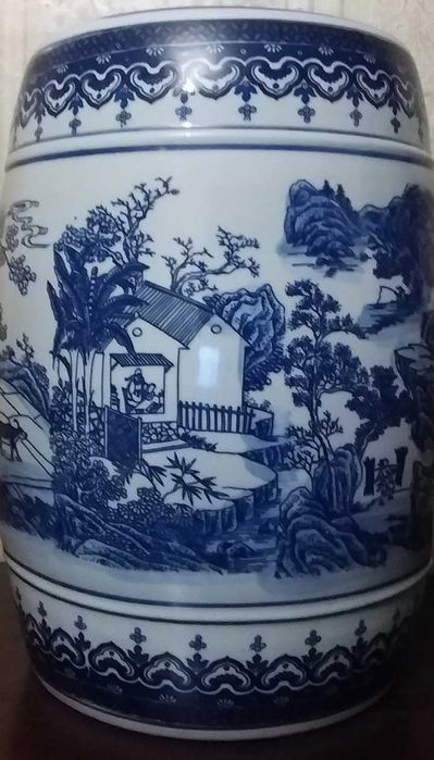 Винтажная Китайская ваза Пагода. Бело-синий фарфор.