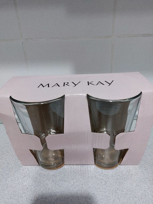 Продам бокалы фирмы" MARY KAY "