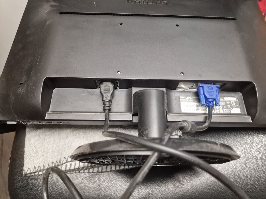 Монитор Philips Led 22"