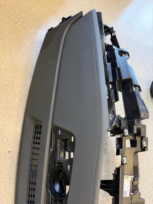 Plansa bord audi Q8 e-tron