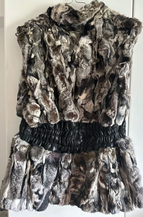 Vesta din blana de iepure nepurtată masura S,/M mic