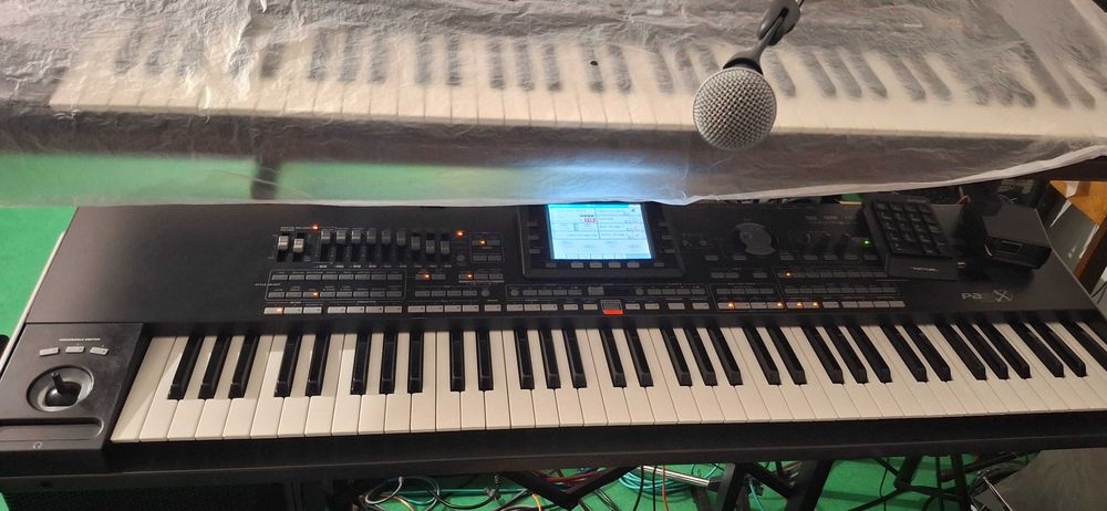 Продавам клавир Korg PA3X-76