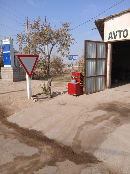 Uy sotiladi 100 000$