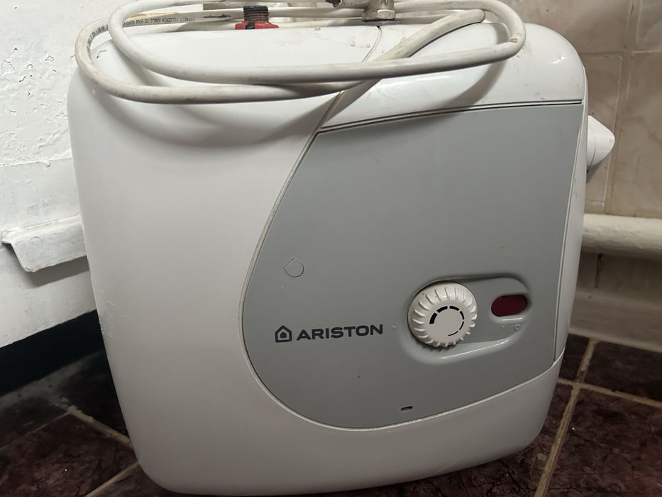 Продам аристон бойлер