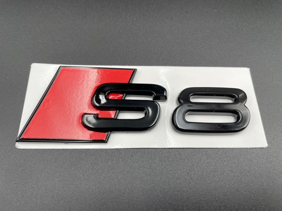 Set embleme Premium Audi S8 Negru / Roșu