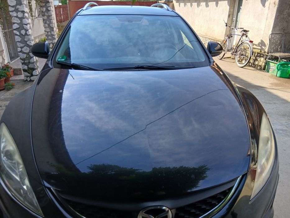 Mașina Mazda benzină