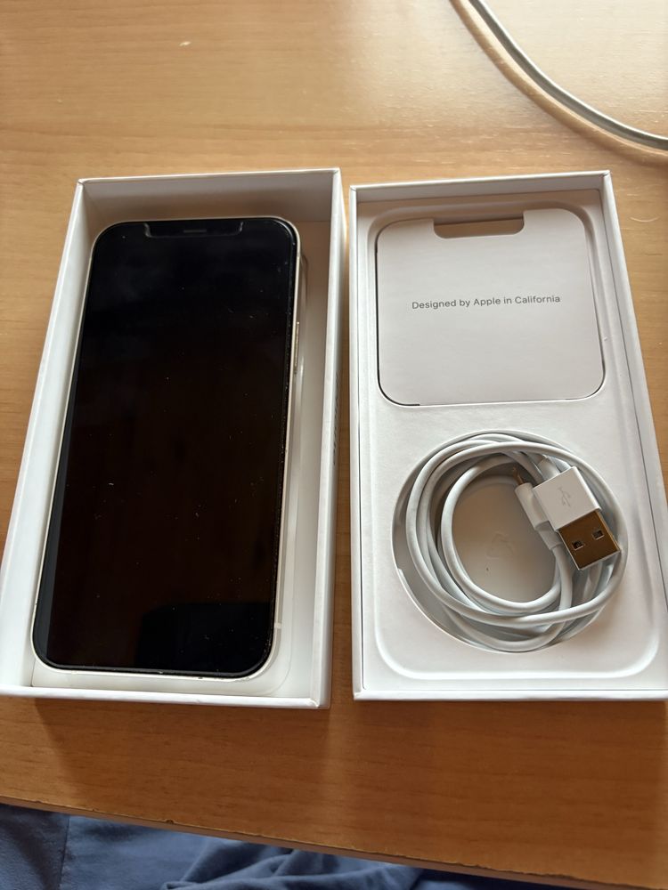 iPhone 12, 128GB, бял и черен