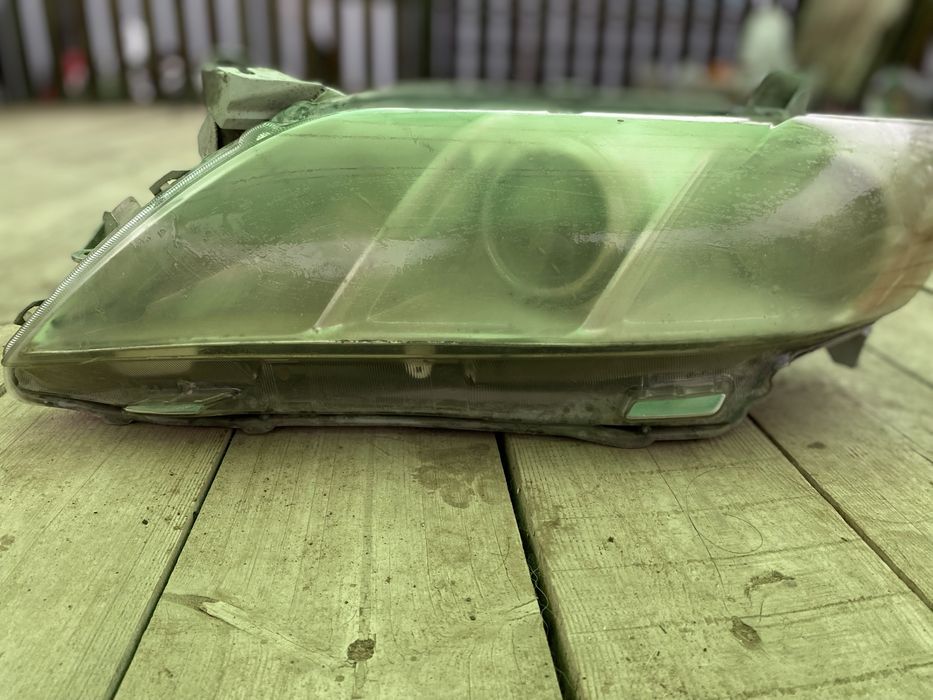фара на Toyota Camry 40