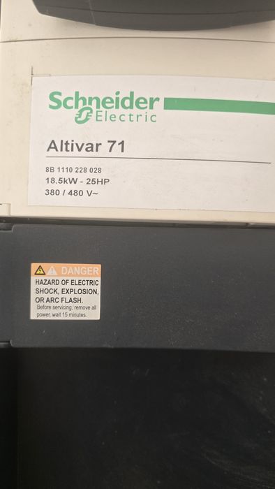 Convertor de frecvență Schneider Altivar 71 ATV71HD18N4Z, 18,5 KW, 25H