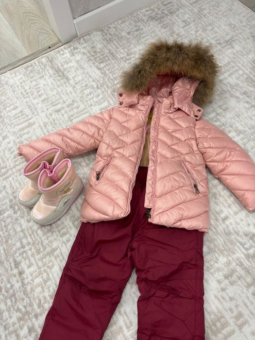 Продам зимний комбинезон на 3-4 года