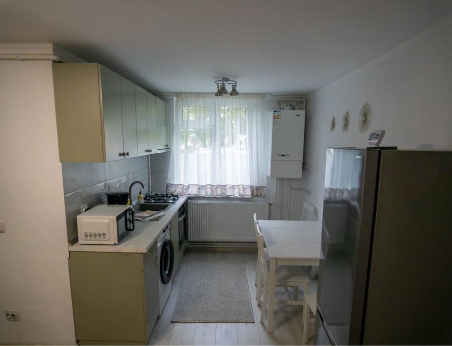 Inchiriez apartament in regim hotelier 300 lei ( exclus escorte)