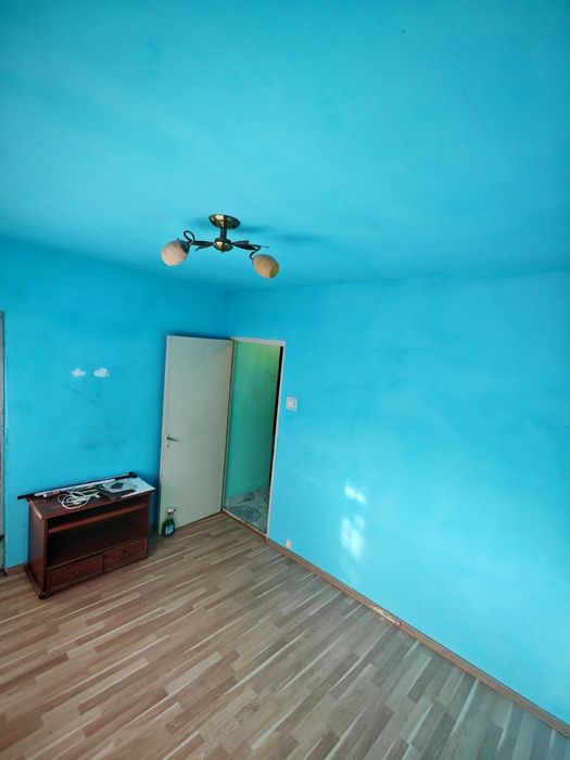 Vând apartament 4 camere