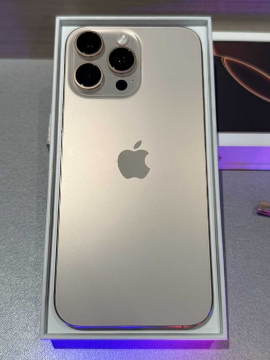 iPhone 16 Pro Max - Desert Titanium, 256GB, 100% Батерия + Гаранция