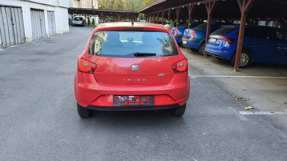 Seat Ibiza 1,2benzina carte service.