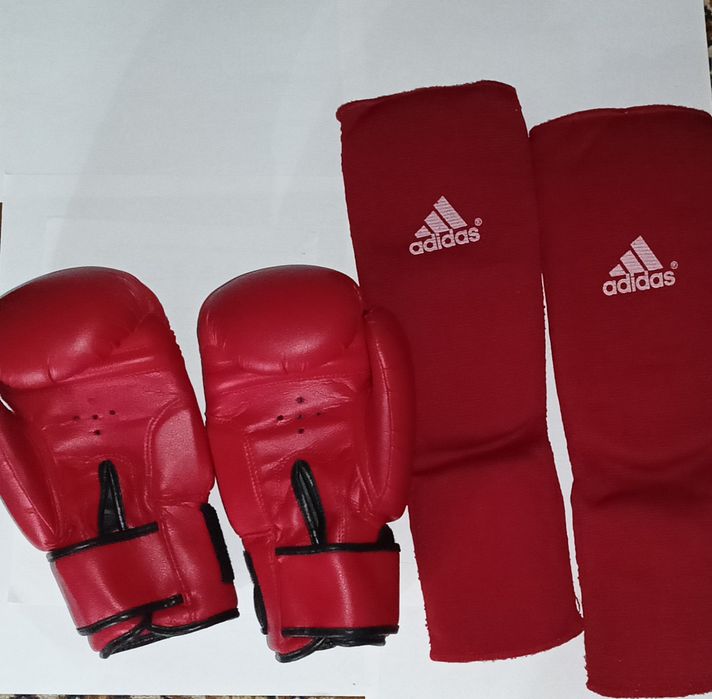 Боксерские перчатки