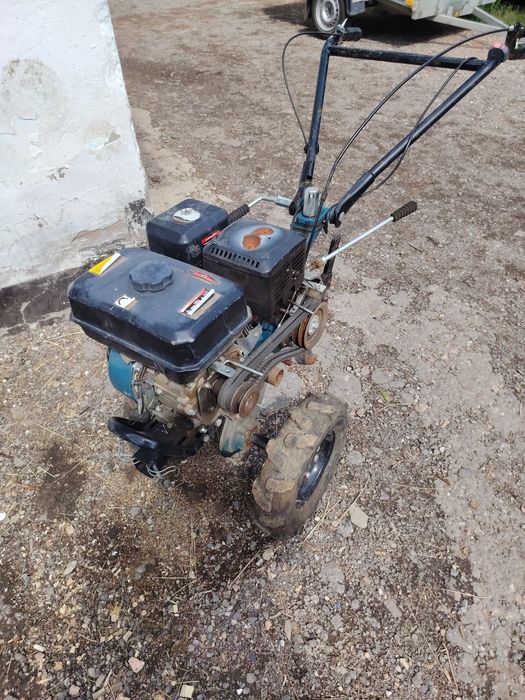 Продам мотоблок  7.л.с культиватор фреза