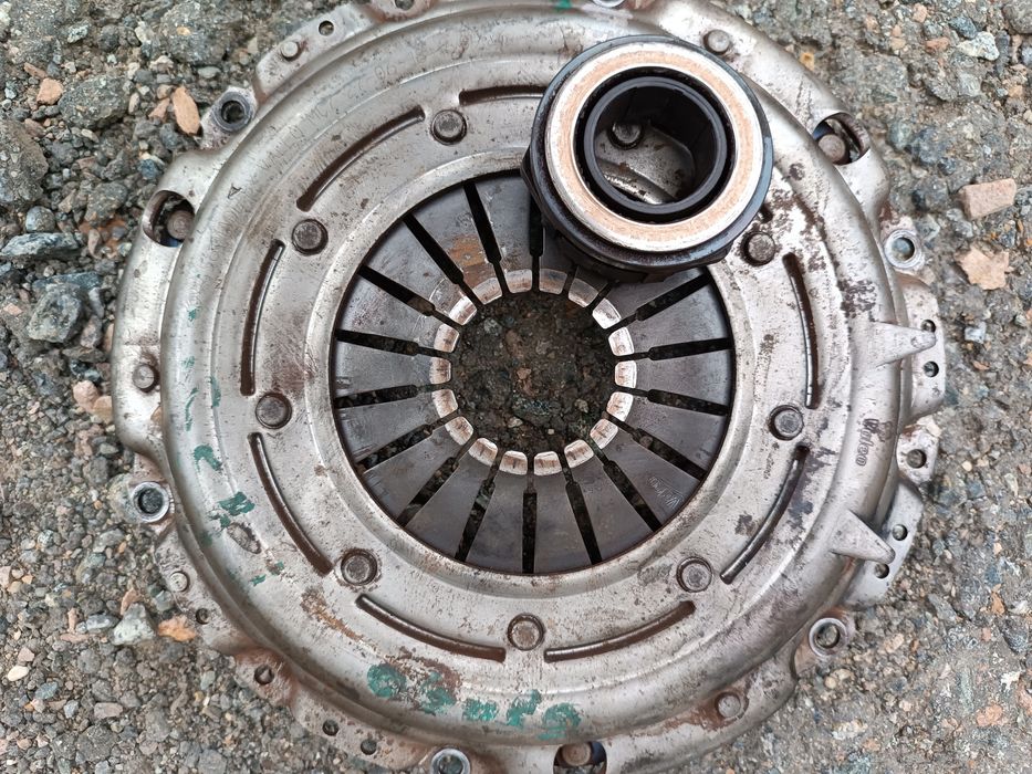 Сцепление в сборе на VW T-4, V=2.4л, дизель