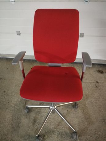 Продавам Офис стол без следи от употреба