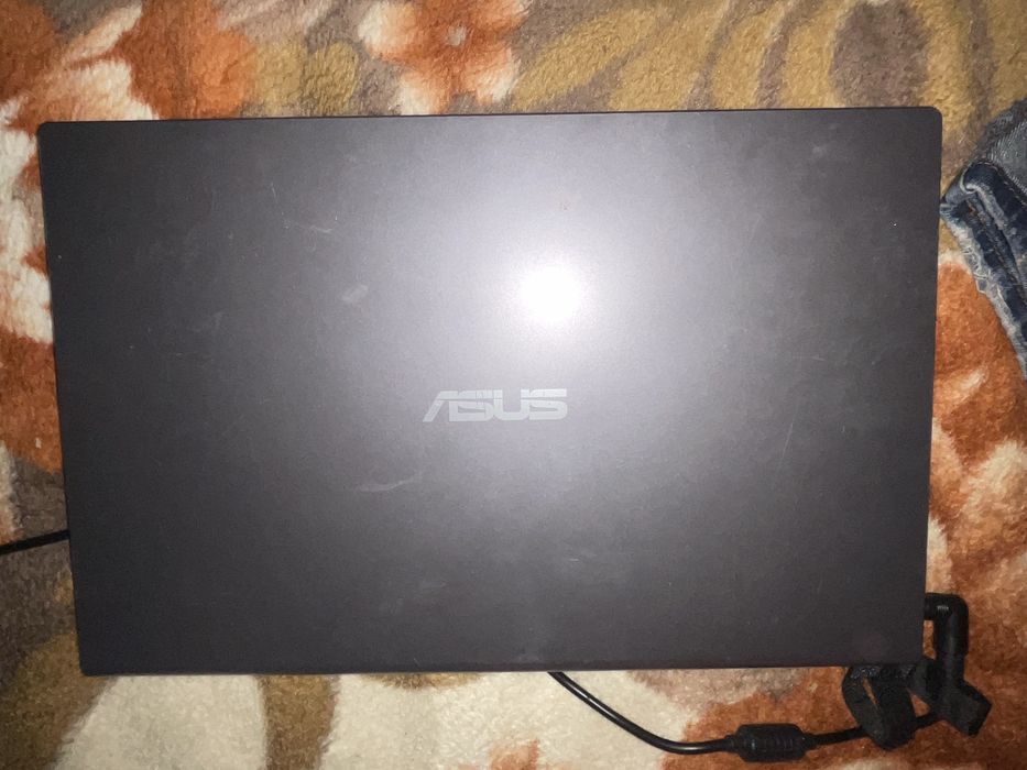 Se vinde laptop ASUS