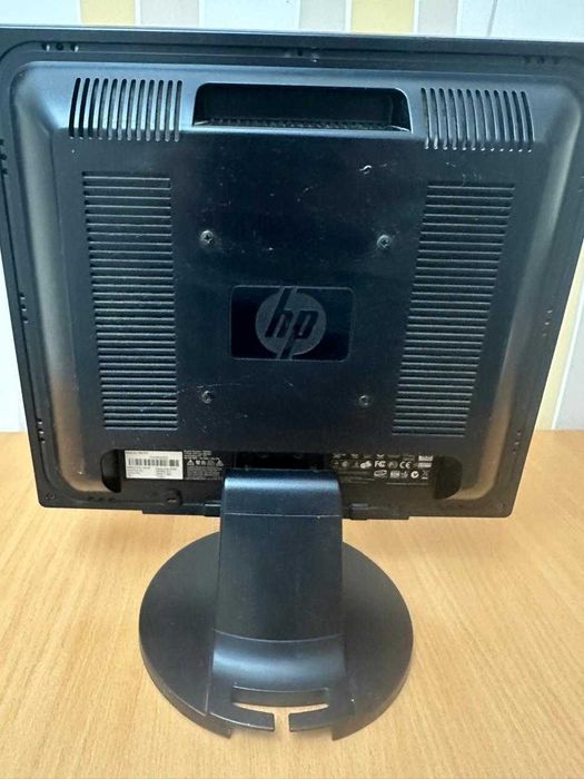 Продам дисплей монитор компьютера.