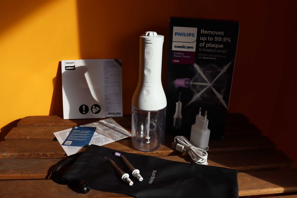 Зъбен душ Philips Sonicare Power Flosser HX3826/31 в гаранция