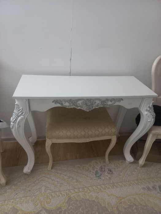 Консоль белая в отличном состоянии