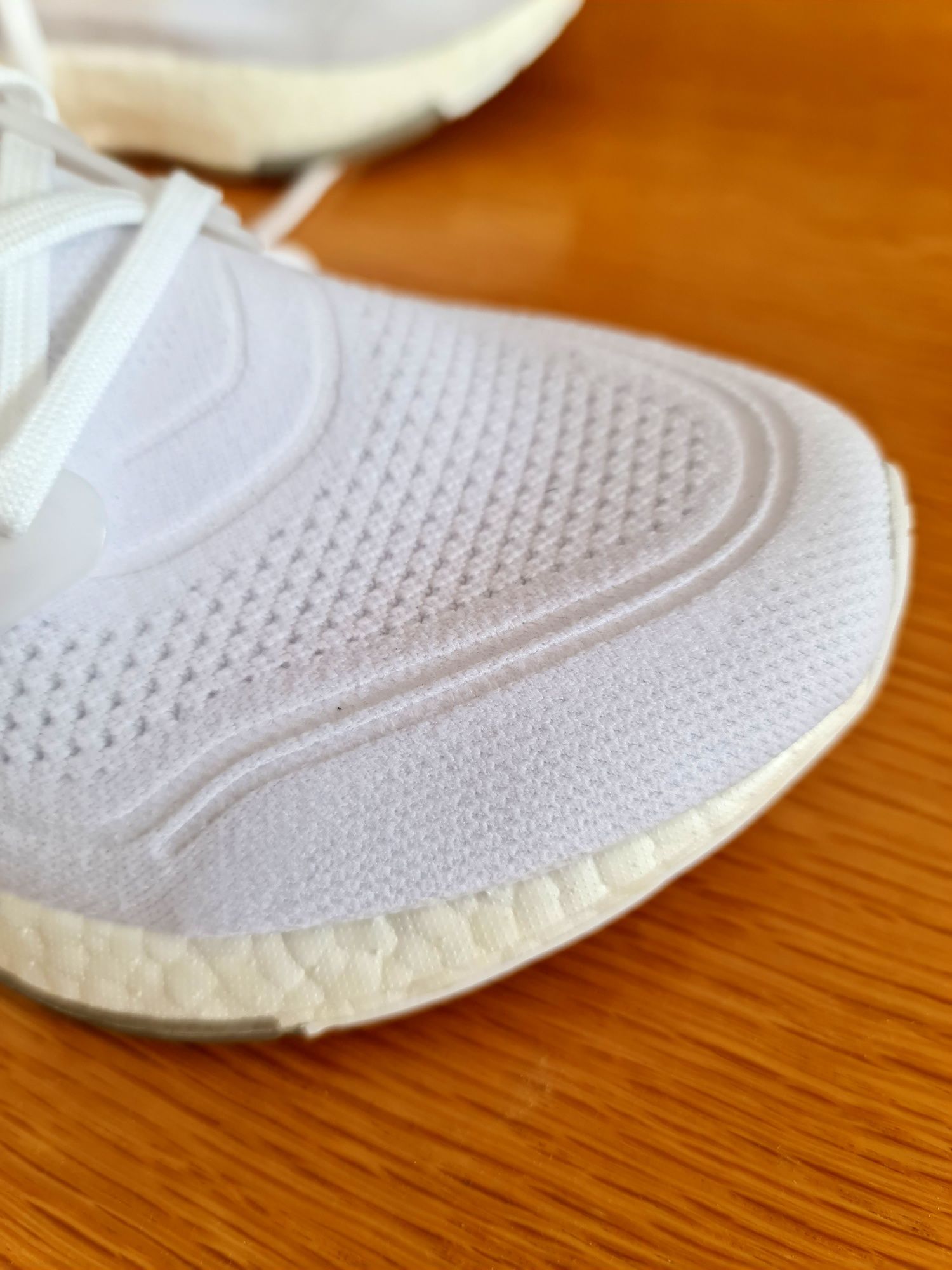 Adidas albi ULTRABOOST,NOI,nr.42 2/3