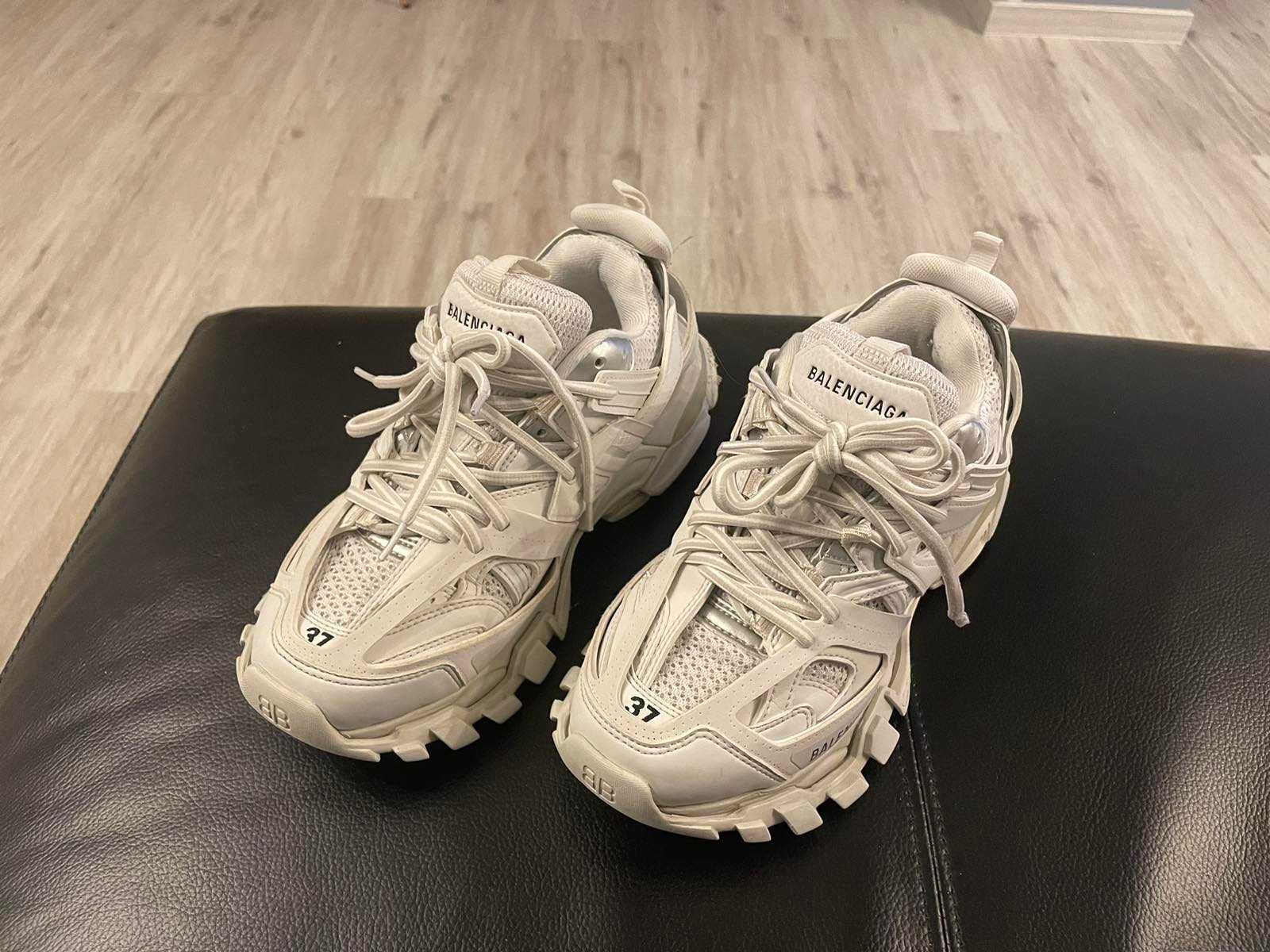 Balenciaga Track N: 37 бели