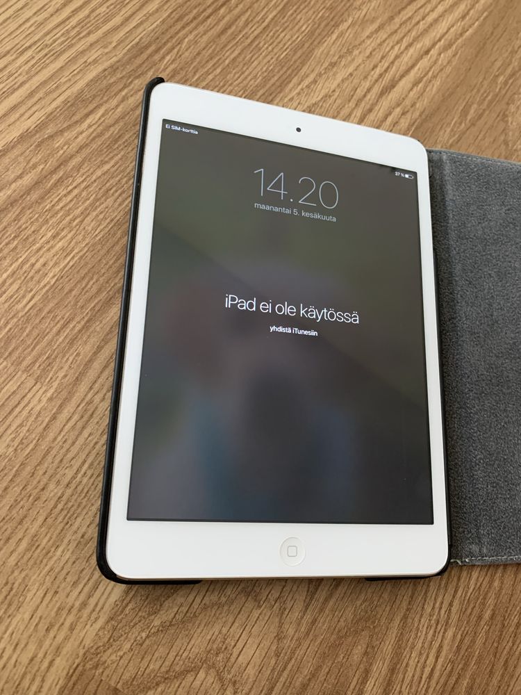 Tableta Apple iPad pentru piese,cititi anuntul .