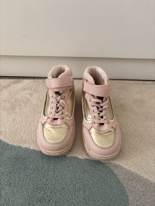 Adidasi  inalti Sinsay, marimea 31