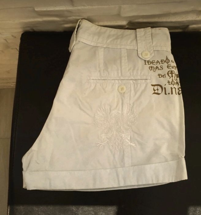 Pantaloni scurți de damă marimea S ,noi fărăetichetă. .