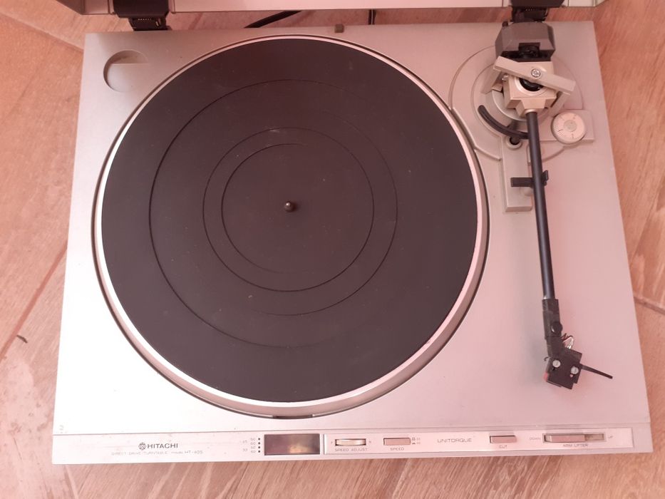 Vând pick-up Hitachi HT-S40