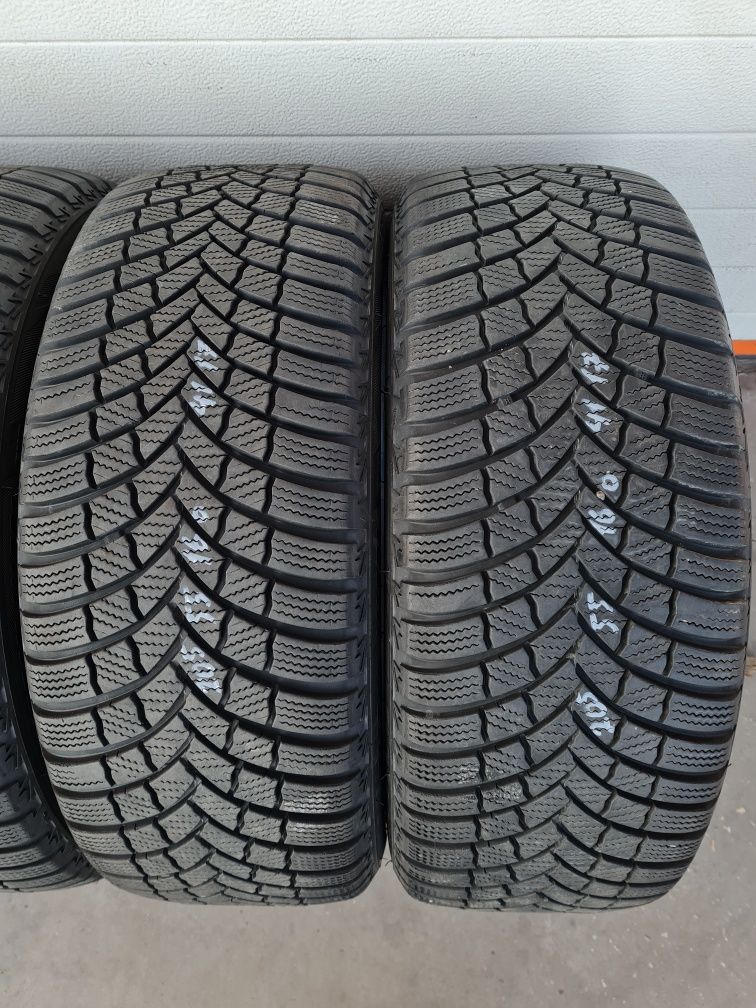 Зимни гуми 4 броя BRIDGESTONE Blizzak LM001 205 55 R16 дот 4117