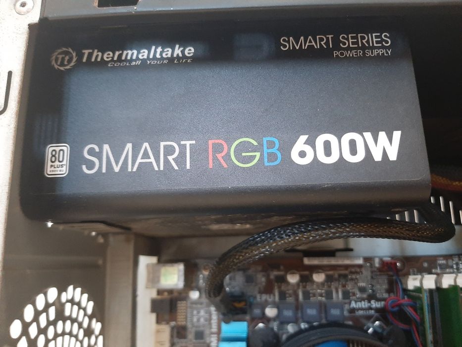 Блок питания Термалтейк на 600 ватт