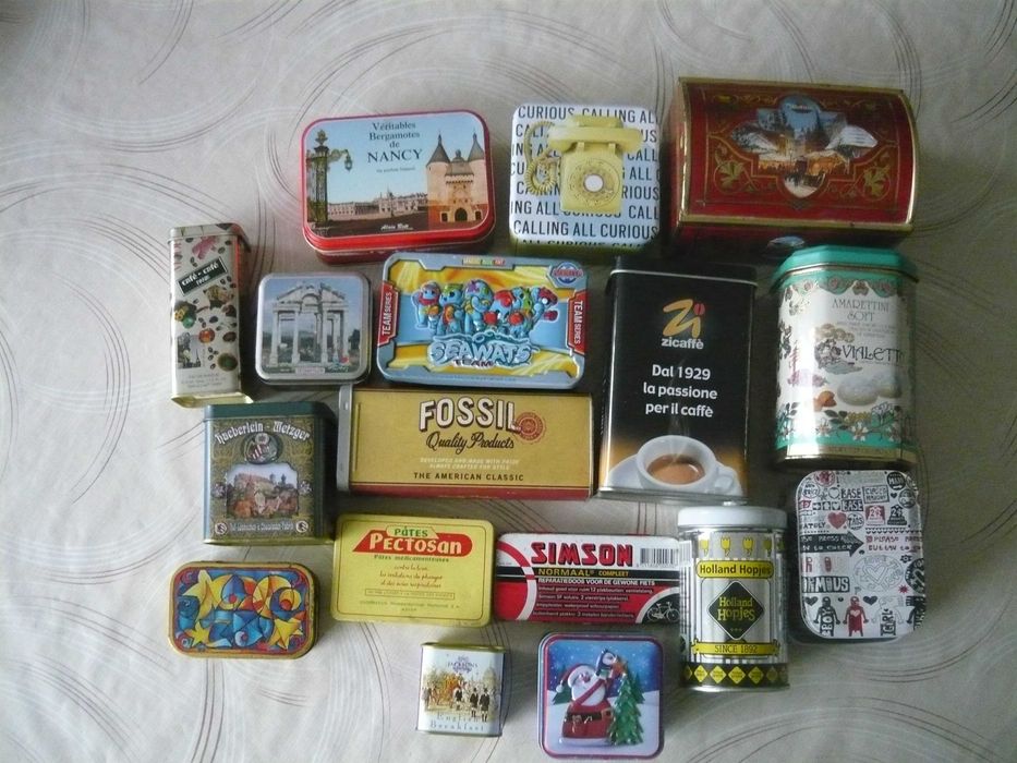 Стари Автентични метални кутии