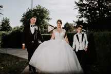Vand rochie de mireasa,corset reglabil,marimea M-L,ofer cadou
