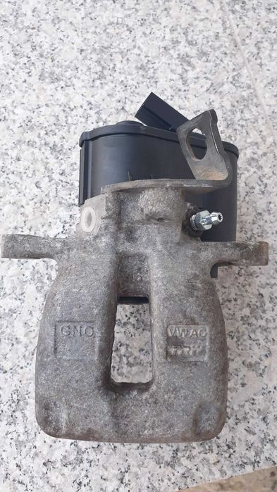 Etrier spate stanga / dreapta Passat B6 reconditionat complet