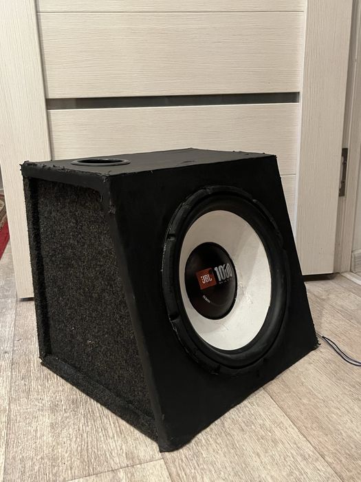 Сабвуфер JBL 1000wat