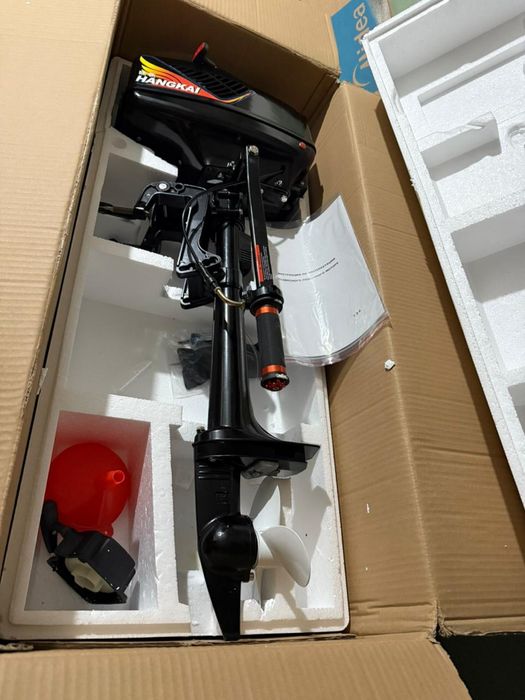 Продается новый   Лодка надувная Таймень NX слань книжка киль +мотор