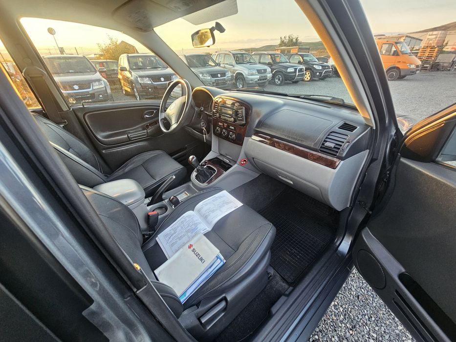 Suzuki grand vitara,2.0Benzina,4x4,Clima,Jante,Cârlig,Posibil Rate ***