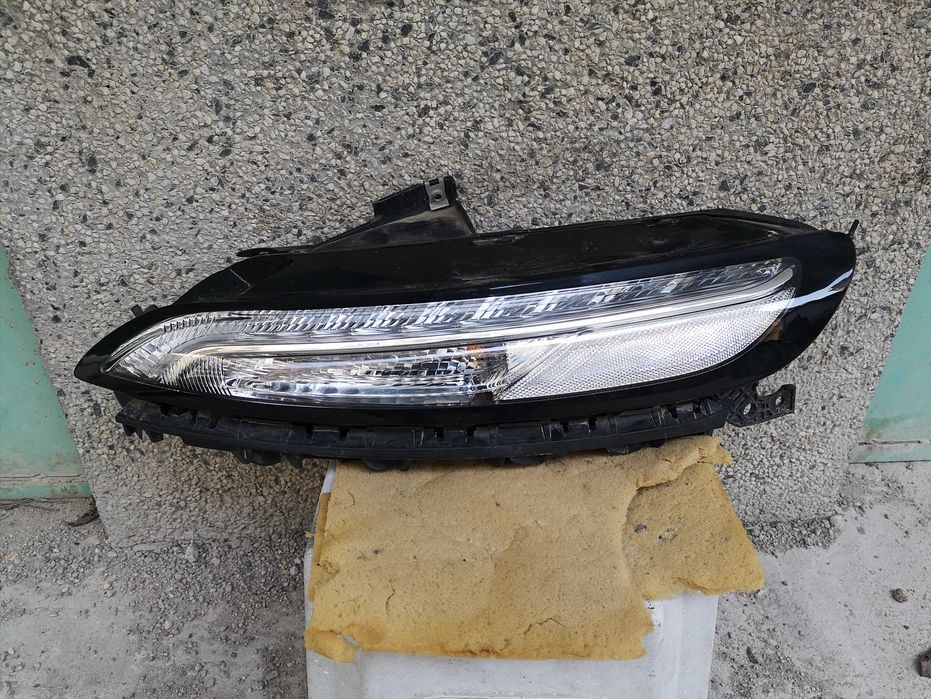 Оригинален фар Jeep Cherokee KL