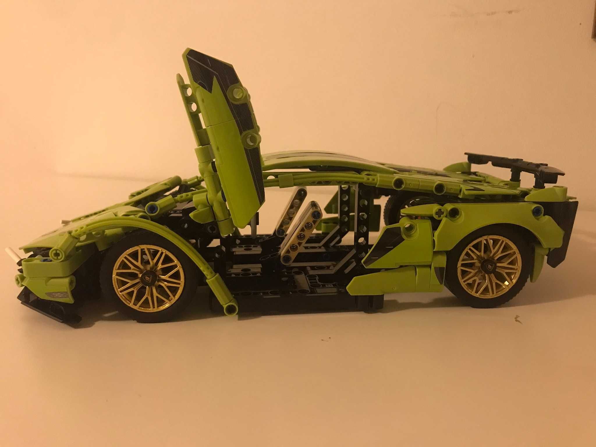 Kонструктор Lamborghini тип LEGO Technic