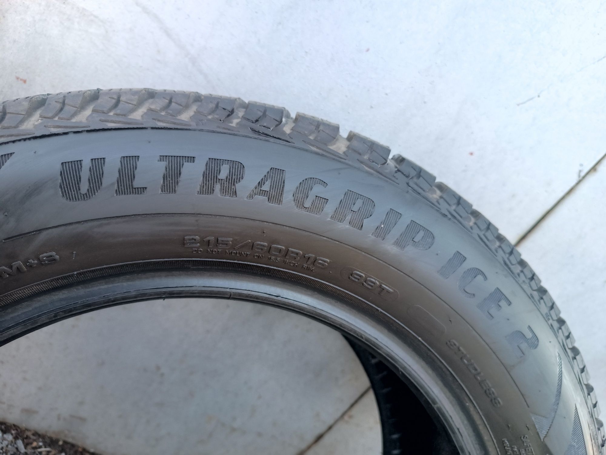 215/60/16 Goodyear, dot22