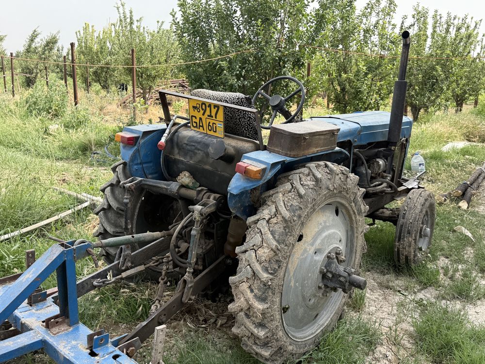 Traktor sotiladi MTZ motor kalitda yuradi